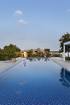 Contemporary Retreat, Pool